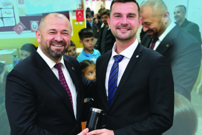 Başkan Aykurt' öğretmenleri unutmadı