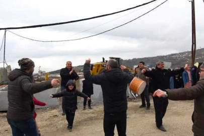 Orhaneli'nde mahkemenin o kararına mahalleli oynayarak kutladı