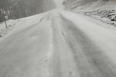 Büyükorhan beyaza büründü: Sürücüler uyarıldı!