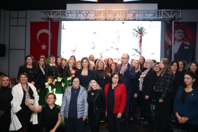 Egeli turizmcilerden Cumhuriyetin 101'nci yılına özel kutlama