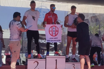 Keşanlı sporcu Troya Yarı Maratonu’nda şampiyon oldu