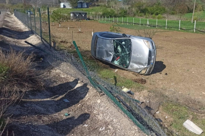 Bilecik şarampole yuvarlanan araç sürücüsü yaralandı