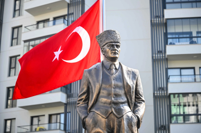 Bornova’da Abide-i Hürriyet Meydanı açıldı