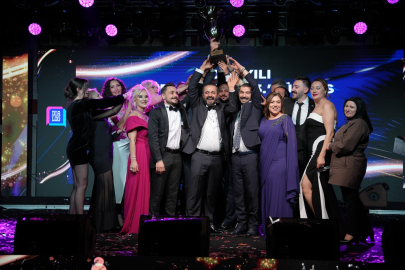 Gayrimenkulun yıldızları ödüllerindirildi