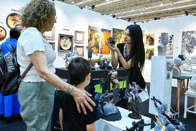 İzmir’de Sanat Ve Antika Fuarına Yoğun İlgi