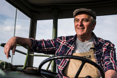 Akbank'tan Çiftçilere Hasatta Ödeme, Sıfır Faizli Traktör Kredisi