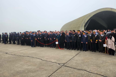 Bursalı şehitlerimizi taşıyan uçak sis engeline takıldı