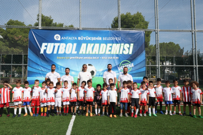 Antalya Büyükşehir Gençleri Spora Kazandırıyor