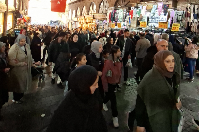 Bursalılar kapalı çarşıya Akın etti