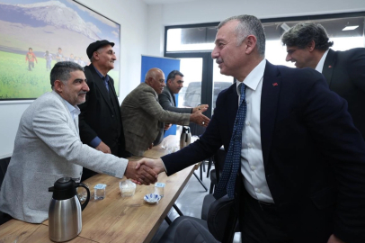 Kocaeli'de Başkan Büyükakın, Ağrılılarla bir araya geldi