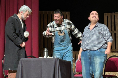 Muğla'da 'Fareler ve İnsanlar' tiyatroseverlerle buluştu