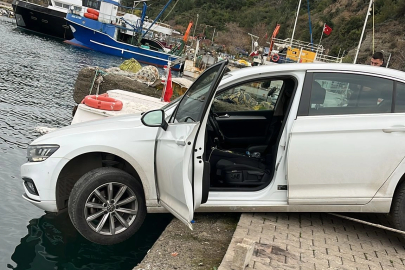 Mudanya Tirilye'de araç denize düşmekten son anda kurtarıldı!