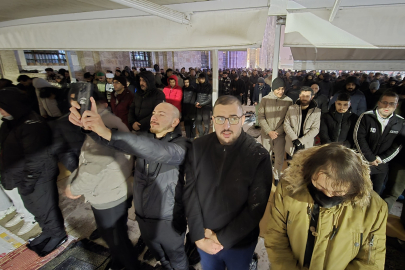 Yılbaşı Sabahı Ulucami Doldu Taştı