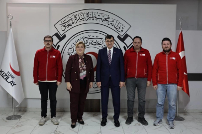 Başkan Kahveci'den Türk Kızılay Kütahya Şubesi’ne ziyaret