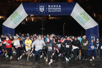 Bursa'da Tarihi Çarşı'nın Gece Atmosferinde Oryantiring Heyecanı