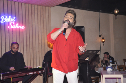 Bekri Meyhane'de Sezgin Can'ın şarkılarıyla sevgiler günü coşkusu