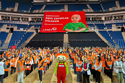 LÖSEV’den İstanbul’da Koli Koli Mutluluk