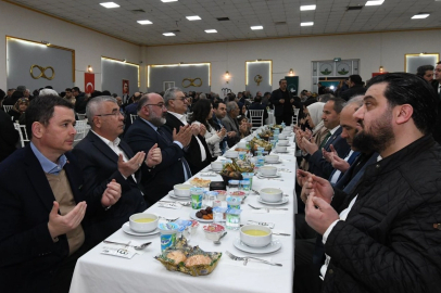 Bursa Emek’te gönüller aynı iftar sofrasında buluştu