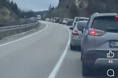 Dağ ilçelerindeki bu yollara dikkat! Uzun araç kuyrukları oluştu