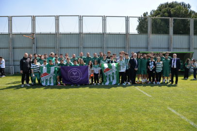 Şahinkayalı öğrenciler şampiyonu ziyaret etti