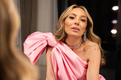 'Bonbon şekeri' Ziynet Sali'ye sahnede doğum günü sürprizi!