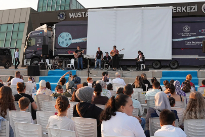 Bursa’nın Kültürel Birikimi Festivalde Ziyaretçilerle Buluşmaya Devam Ediyor