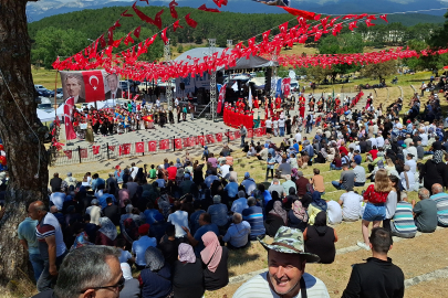 Keles'te bu yıl 58'incisi düzenlenen Kocayayla Kültür Şöleni tüm coşkusuyla başladı! CANLI YAYIN