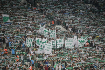 Bursaspor Esenler Erokspor maçında puanlar paylaşıldı...