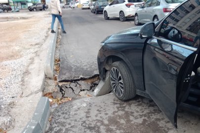 Olabilir denilen oldu! Çöken yolda korkulan kaza yaşandı