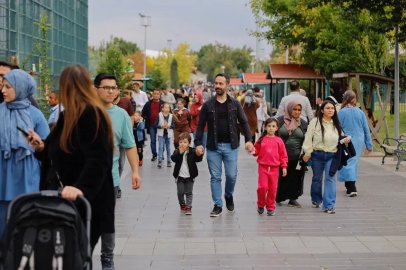 Anadolu Harikalar Diyarı Hayvanat Bahçesi'ni ücretsiz gezdiler