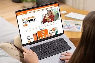 Stelios, easyJet ile havayolu sektörünü ele geçirmişti... Şimdi de online alışveriş devlerine meydan okuyor
