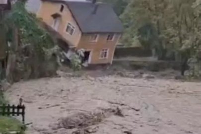 Kocaeli afet yaşıyor! Sapanca’da bir evi dere yuttu