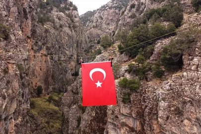 Denizli’de Cumhuriyet’e gökyüzünde anlamlı kutlama