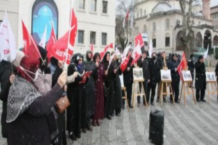 Bursa'da Saadet Partili kadınlardan üzüm hoşafı ikramı