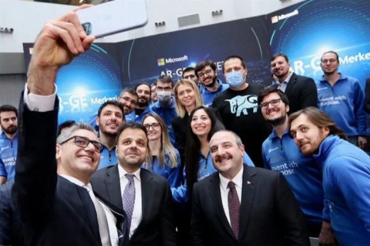 Microsoft Türkiye'de Ar-Ge Merkezi açtı.