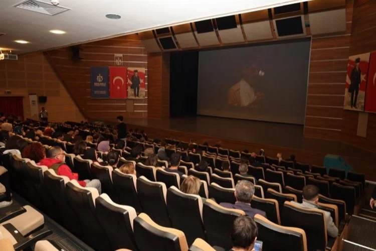 Kocaeli Büyükşehir Atatürk'ü özel film gösterisi ile andı