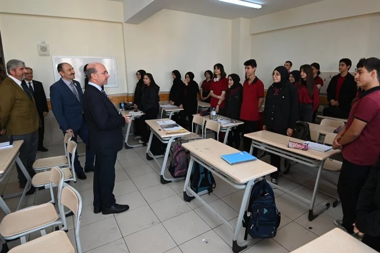 Konya Selçuklu'da Başkan Pekyatırmacı'dan okul ziyaretleri
