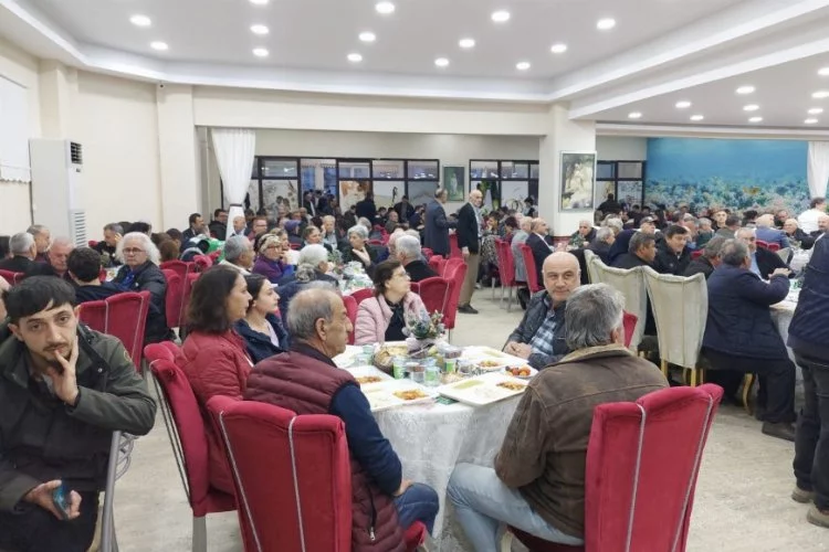 MUYAD'tan iftar yemeğine binlerce kişi katıldı