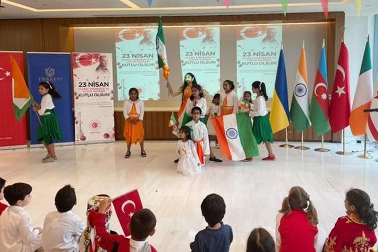 New York'ta Türk Evi'nde yöresel oyunlar sergilendi